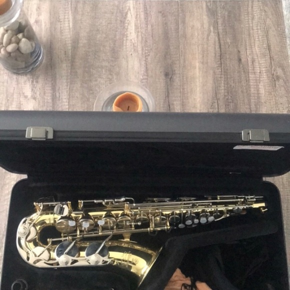 Yamaha Alto Saxophone - Picture 2 of 3